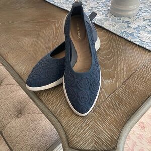 Taryn Rose Daisy Blue Knit Slip-on Comfort Shoes Size 39